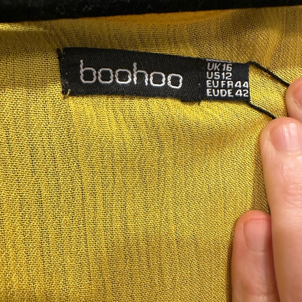 Boohoo Mustard Lace Maxi Dress - Picture 4 of 5